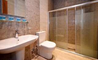 Отель GSG Hotel Тбилиси Стандартный трехместный номер-5