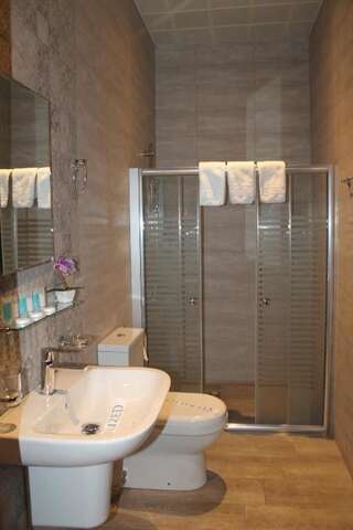 Отель GSG Hotel Тбилиси Семейный номер Делюкс-6
